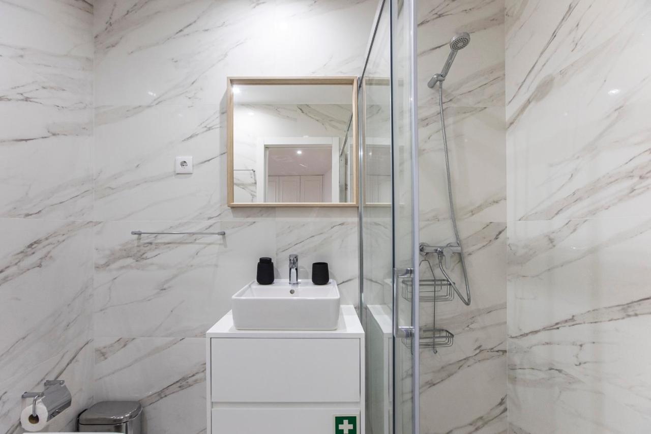 Elegant Downtown 1Br Flat W/ Ac By Lovelystay Porto Dış mekan fotoğraf